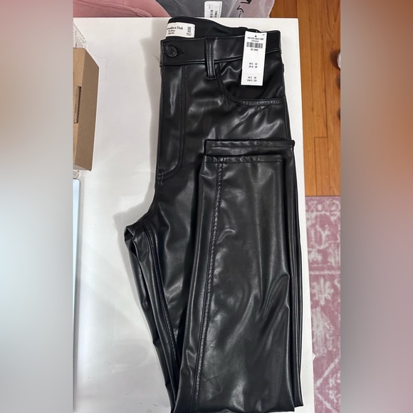 Abercrombie & Fitch Vegan Leather Skinny High Rise Pants - Picture 4 of 6